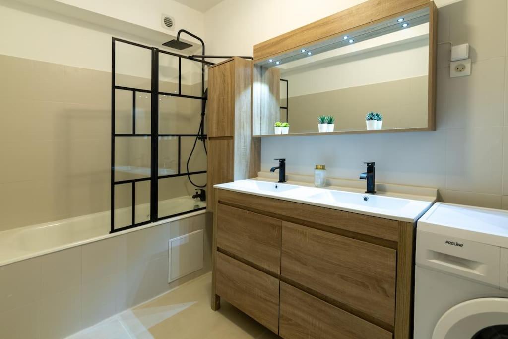 Elegant T3 Le Petit Palais Avignon Apartment ภายนอก รูปภาพ