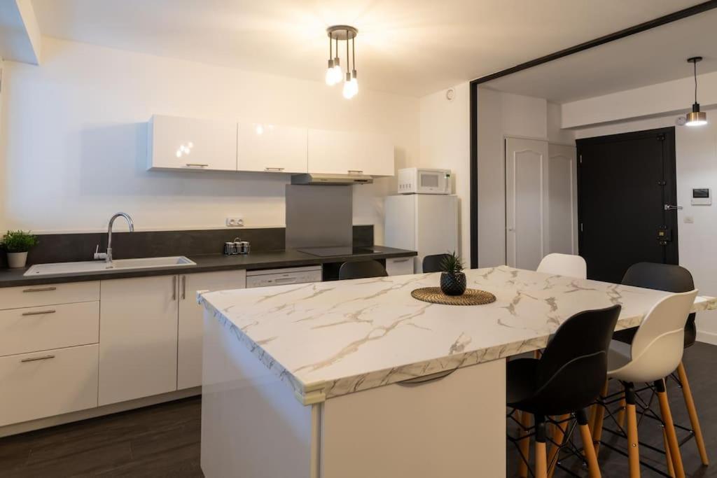 Elegant T3 Le Petit Palais Avignon Apartment ภายนอก รูปภาพ